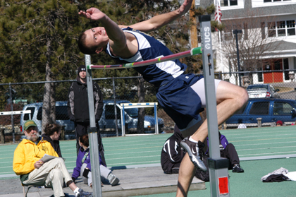 Sullo Takes Top Honors In High Jump, O'Donnell Records Trio Of Top Three Finishes As Men's, Women's Outdoor Track &amp; Field Place Second, Sixth At UMass Dartmouth Corsair Classic