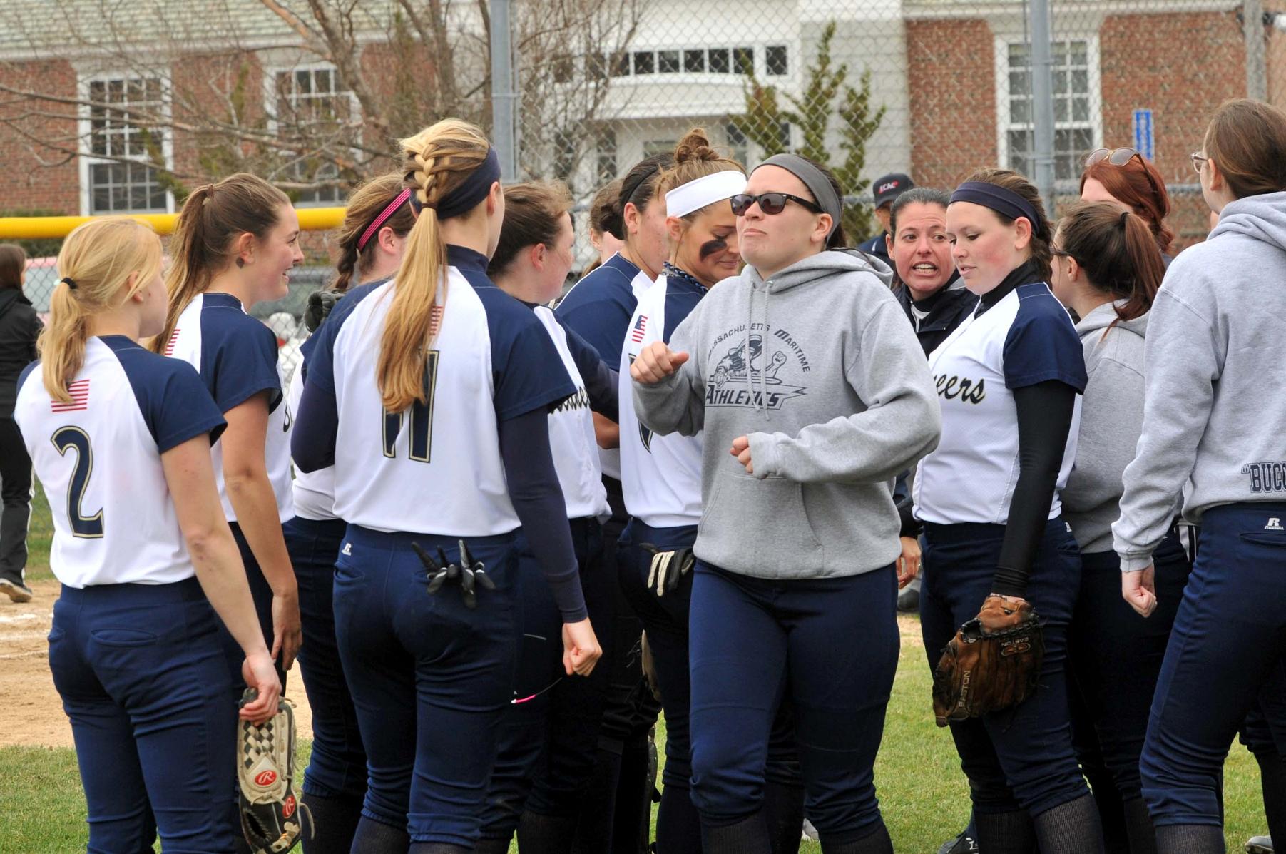 Softball Looks To Build Upon Success With 32-Game 2016 Slate In Giammalvo's Fourth Season