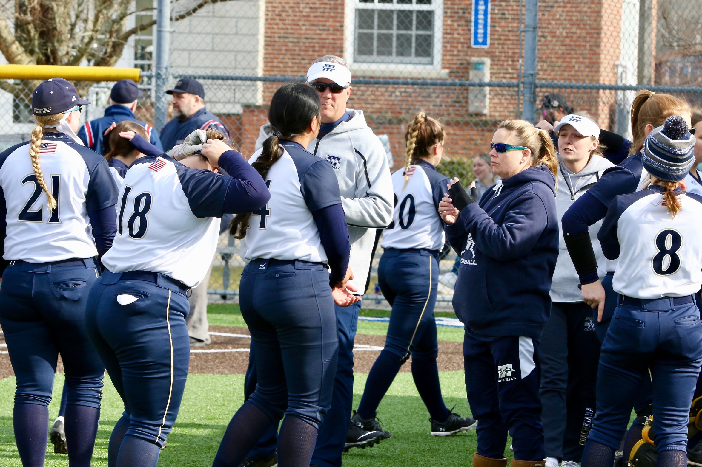 Softball Swept by Owls on the Road