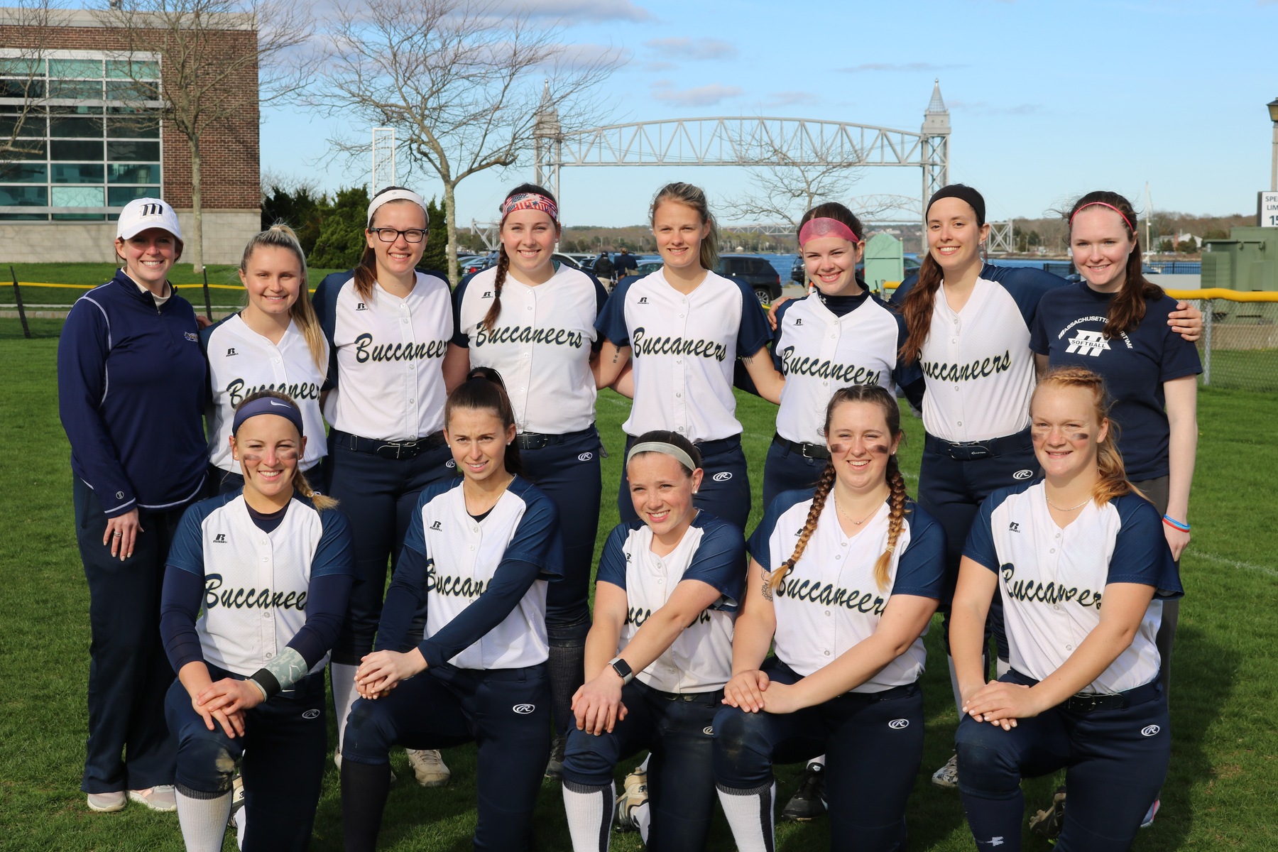 Softball Finishes 2019 Season on the Road at Worcester