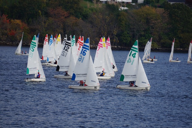 Dinghy Sailing Closes Out Fall Slate With 17th Place Finish At New England Championships