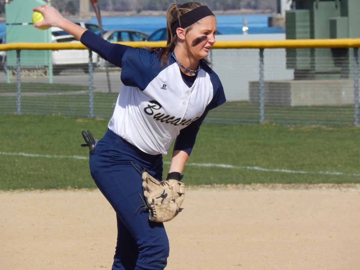 Thomas Fires Two-Hit Shuout, Drives In Five As Softball Presents Giammalvo With First Career Victories In Doubleheader Sweep Of Pine Manor
