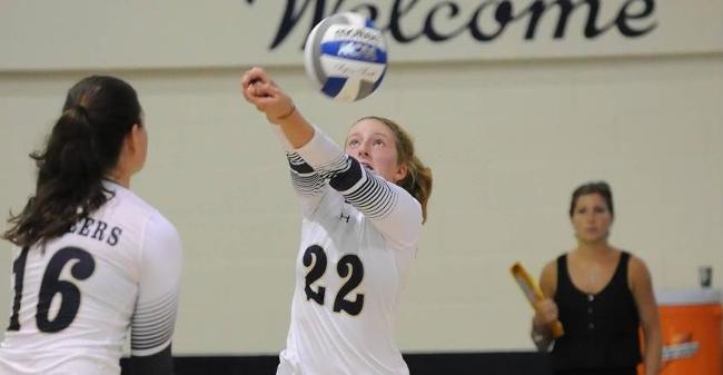 Klangos, Roy Combine For 19 Kills As Volleyball Drops Non-League Tri-Match Decisions To Becker, Wentworth