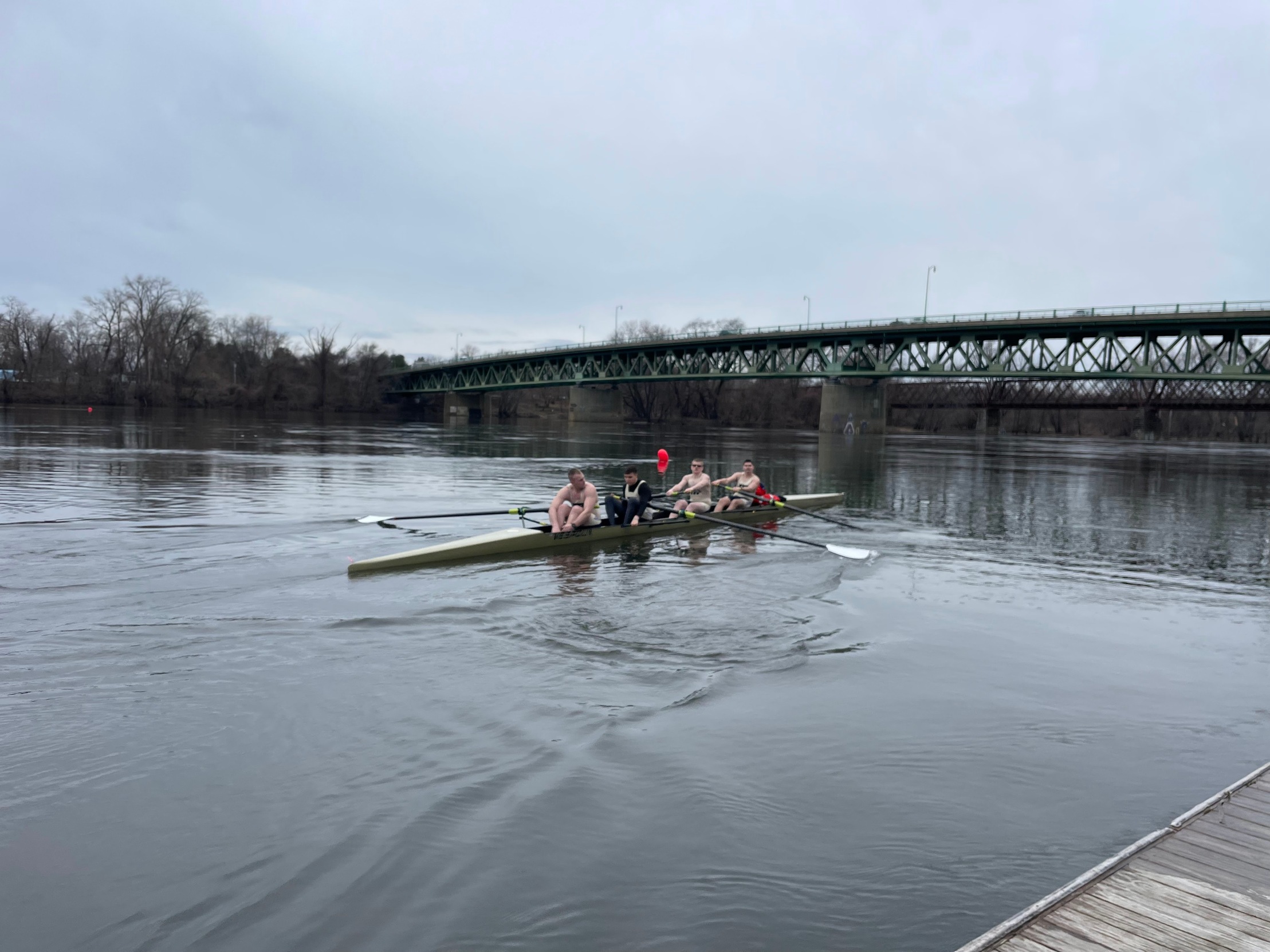 Men's Rowing Finishes First at Amherst Invitational