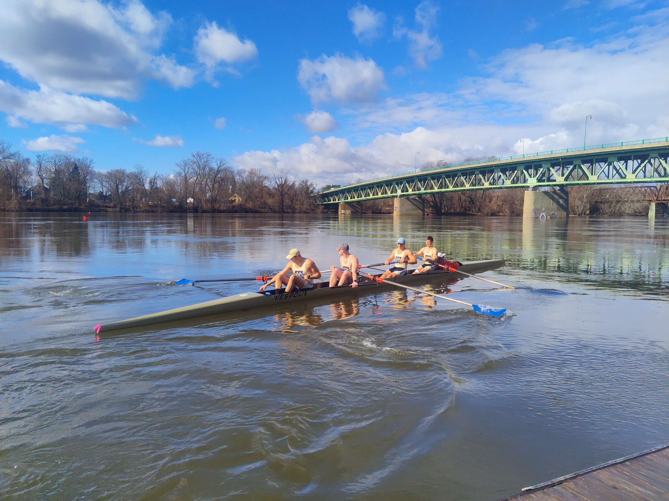 Men's Rowing Slips up in Lowell