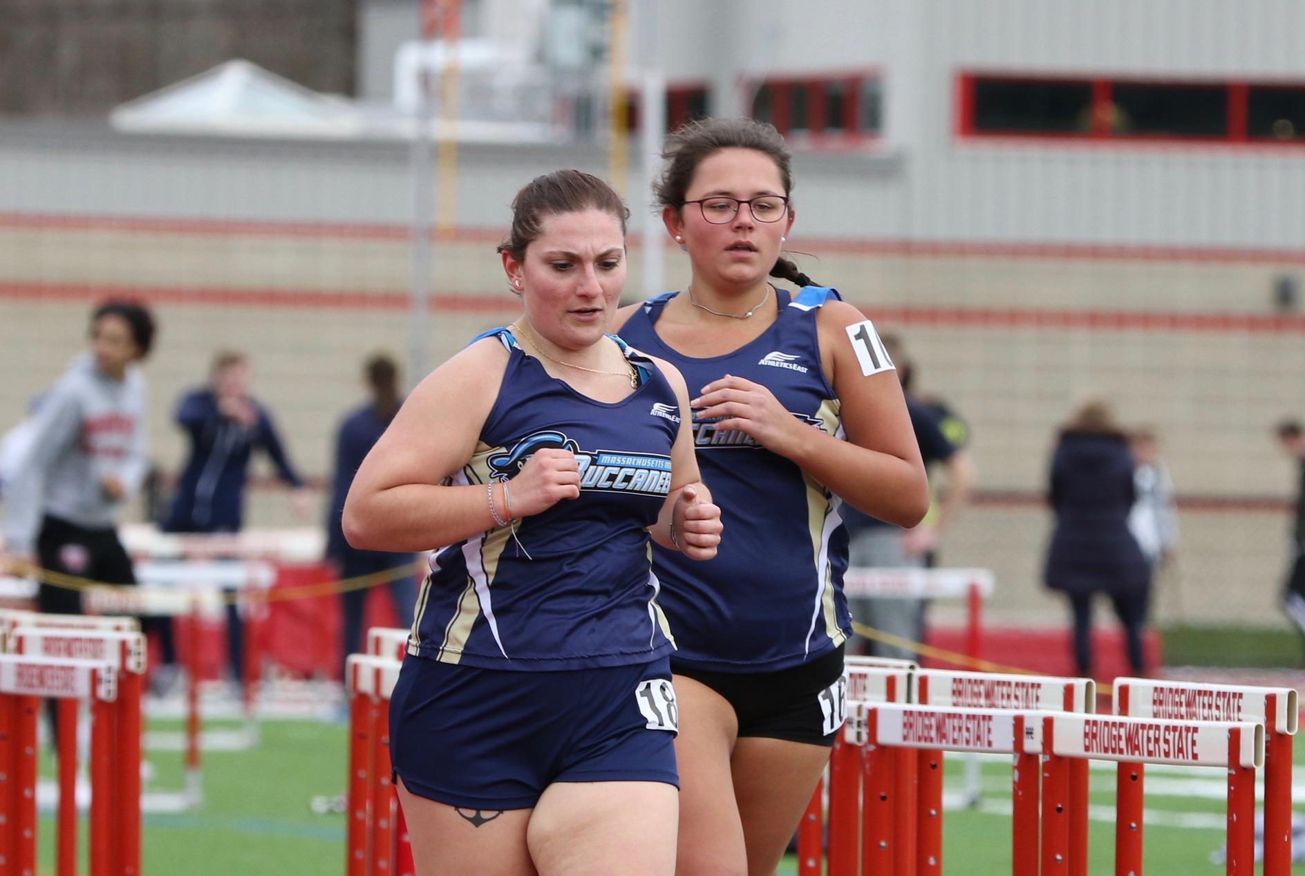 Women's Track & Field Competes at Conn College