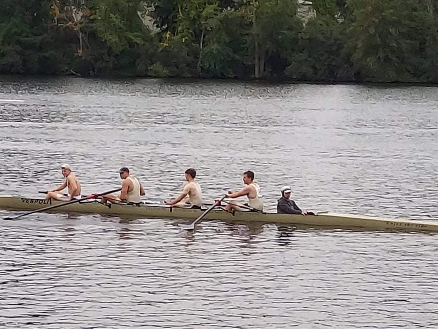 Men's Rowing Competes at Head of the Housatonic